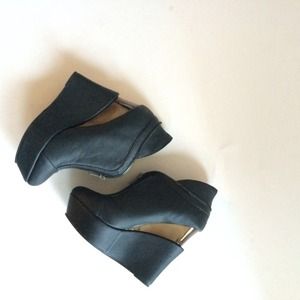 Shoes - Black Platform Wedge Booties w/ Zipper & Gunmetal Shoes - Black Platform Wedge Booties w/ Zipper & Gunmetal