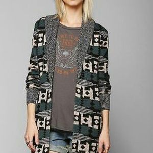URBAN OUTFITTERS Ecote Intarsia Aztec Cardigan URBAN OUTFITTERS Ecote Intarsia Aztec Cardigan