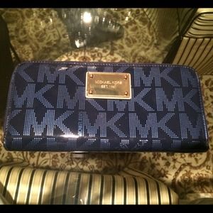 Michael kors blue zip around wallet Michael kors blue zip around wallet