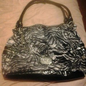 gia milani Handbags - Nice black and grey handbag gia milani Handbags - Nice black and grey handbag
