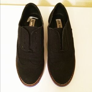 Steve Madden Oxfords with Blue Sole Steve Madden Oxfords with Blue Sole
