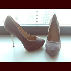 Zara grey suede pumps Zara grey suede pumps