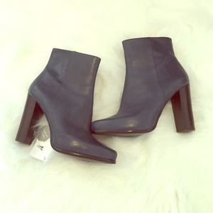 Zara leather heel ankle boots new Zara leather heel ankle boots new
