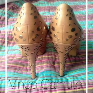 Vince Camuto Nude Heels With Gold Heel Accent Vince Camuto Nude Heels With Gold Heel Accent
