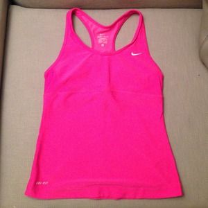 hott pink nike workout top. hott pink nike workout top.