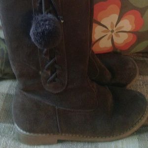 Girls suede boots sz 2 Girls suede boots sz 2
