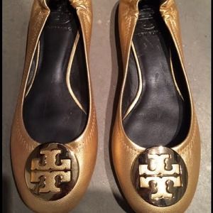 Tory Burch Reva sz 8 Gold discontinued color Tory Burch Reva sz 8 Gold discontinued color