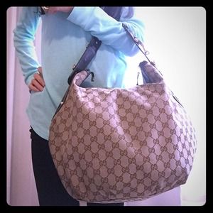 Gucci Pelham Medium Hobo Bag Gucci Pelham Medium Hobo Bag