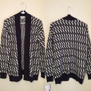Liz Claiborne Tops - ✴️REDUCED✴️Liz Claiborne Cardigan ▪️▫️😻 Liz Claiborne Tops - ✴️REDUCED✴️Liz Claiborne Cardigan ▪️▫️😻