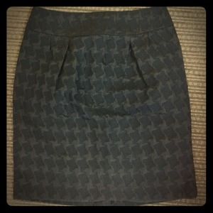 Black on black houndstooth pencil skirt Black on black houndstooth pencil skirt