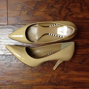 DV Dolce Vita nude pumps DV Dolce Vita nude pumps