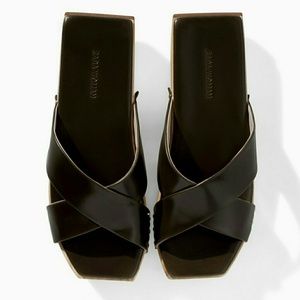 ๏ ZARA Crossover Strap Sandal ๏ ZARA Crossover Strap Sandal