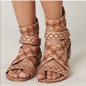 House of harlow for FREE PEOPLE steffie sandal 7.5 House of harlow for FREE PEOPLE steffie sandal 7.5