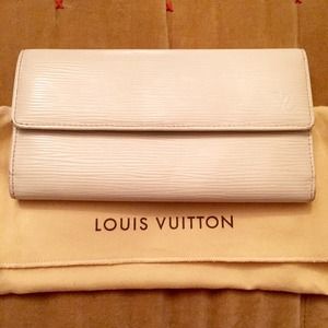Authentic Louis Vuitton Epi Clair Wallet Authentic Louis Vuitton Epi Clair Wallet