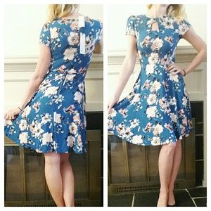 Dorothy Perkins vintage-inspired dress Dorothy Perkins vintage-inspired dress