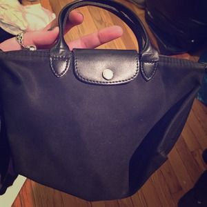 SMALL LIKE NEW BLACK AUTHENTIC LONGCHAMP BAG SMALL LIKE NEW BLACK AUTHENTIC LONGCHAMP BAG