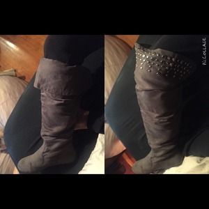 Traffic Shoes - Grey Folded Boots Traffic Shoes - Grey Folded Boots