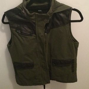 ONE DAY SALEBDG (urban outfitters) utility vest ONE DAY SALEBDG (urban outfitters) utility vest