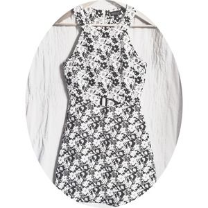 Topshop Dresses & Skirts - Key-hole dress by Topshop. Reduced! Topshop Dresses & Skirts - Key-hole dress by Topshop. Reduced!