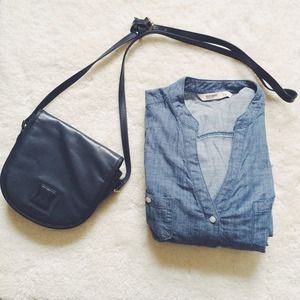 Vintage navy faux-leather crossbody purse Vintage navy faux-leather crossbody purse