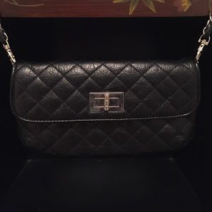 Topshop Handbags - Topshop Crossbody. Or it's a clutch!! 😙 Topshop Handbags - Topshop Crossbody. Or it's a clutch!! 😙