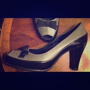Aerosols grey/patent leather peep toe Aerosols grey/patent leather peep toe