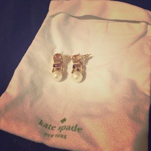 Kate Spade Pearl and Gold Chain Link Earrings NWOT Kate Spade Pearl and Gold Chain Link Earrings NWOT