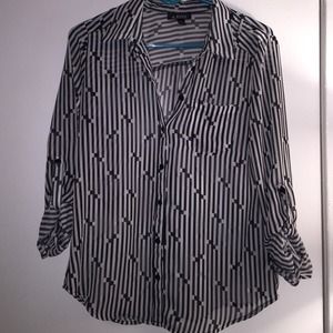 A. Byer Tops - A Byer Geometric Sheer Top size M A. Byer Tops - A Byer Geometric Sheer Top size M
