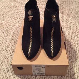 Zara zipper bootie! Zara zipper bootie!