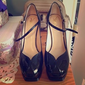 Yves Saint Laurent Shoes - Yves Saint Laurent patent leather Tribute pumps Yves Saint Laurent Shoes - Yves Saint Laurent patent leather Tribute pumps
