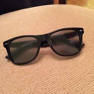Diffraction / rave black frame sunglasses Diffraction / rave black frame sunglasses