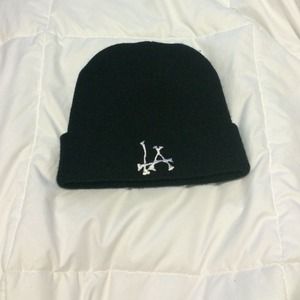Brandy Melville LA bones beanie Brandy Melville LA bones beanie