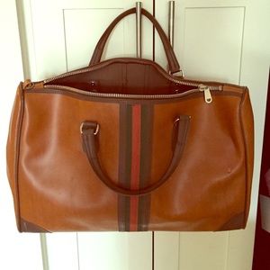 host pickVintage faux leather weekender bag host pickVintage faux leather weekender bag