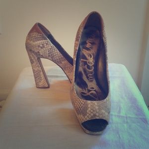 Sam Edelman Peep Toe Pumps Size 6 Sam Edelman Peep Toe Pumps Size 6