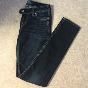 Silver Jeans Denim - NWOT Silver Jeans "Tuesday" mid skinny jeans Silver Jeans Denim - NWOT Silver Jeans "Tuesday" mid skinny jeans