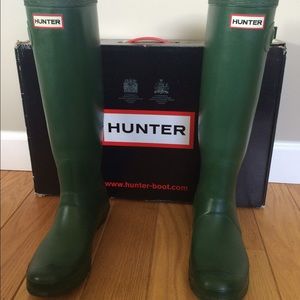 Hunter Original tall Rain Boots, size 8 Hunter Original tall Rain Boots, size 8