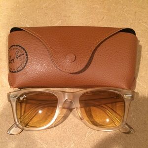 Ray Ban Wayfarer sunglasses Ray Ban Wayfarer sunglasses