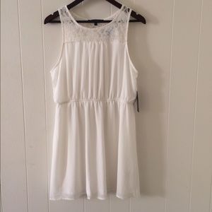Dresses & Skirts - ❤️50% OFF SALE❤️White Lace Dress Dresses & Skirts - ❤️50% OFF SALE❤️White Lace Dress