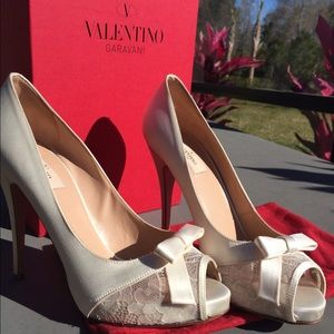 Valentino Shoes - BNWT Valentino white satin and lace heels Valentino Shoes - BNWT Valentino white satin and lace heels