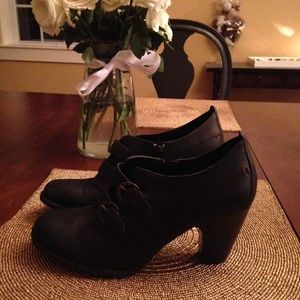 Clarks indigo shoes 9.5 Clarks indigo shoes 9.5