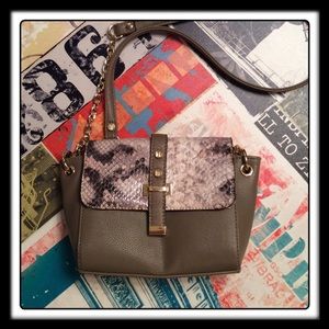 ANTONIO MELANI Handbags - Antonio Melani Crossbody ANTONIO MELANI Handbags - Antonio Melani Crossbody