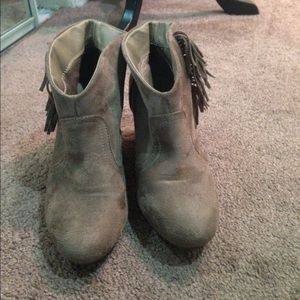 Diva Lounge Shoes - Gently Worn Fringe Suede Booties Diva Lounge Shoes - Gently Worn Fringe Suede Booties
