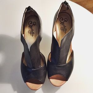 Seychelles Shoes - 60s-inspired Seychelles Stacked Open-Toe Wedges Seychelles Shoes - 60s-inspired Seychelles Stacked Open-Toe Wedges