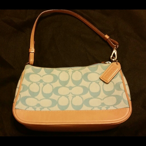 92 off Coach Handbags 💯Authentic Baby Blue Coach Signature C Purse👜