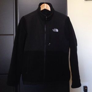 The North Face Jackets & Blazers - The North Face • black Denali fleece jacket The North Face Jackets & Blazers - The North Face • black Denali fleece jacket