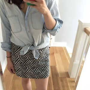 H&M Dresses & Skirts - H&M black and white pattern mini skirt H&M Dresses & Skirts - H&M black and white pattern mini skirt