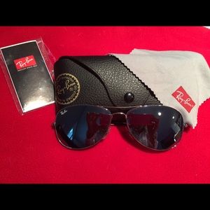 Authentic Ray-Ban aviators with case Authentic Ray-Ban aviators with case