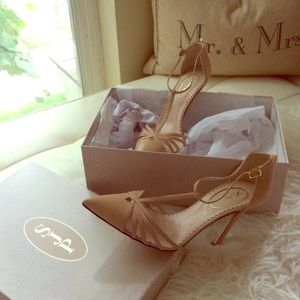 Sarah Jessica Parker Shoes - Brand new Sarah Jessica Parker Carrie shoes Sarah Jessica Parker Shoes - Brand new Sarah Jessica Parker Carrie shoes