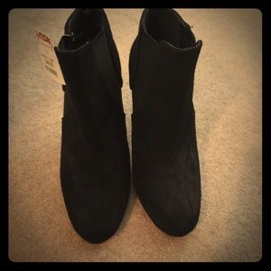 Steve Madden Shoes - Steve Madden Black Suede Booties Steve Madden Shoes - Steve Madden Black Suede Booties