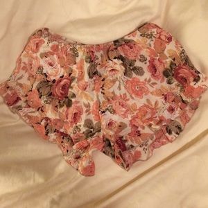 Brandy Melville floral vodis Brandy Melville floral vodis